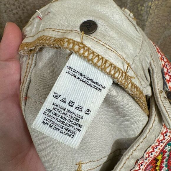 Free People We The Free Borderline Southwestern Cutoff Shorts Size 31 - Picture 4 of 13